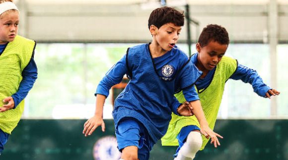 5 cosas que aprenderán tus hijos en un campamento de fútbol