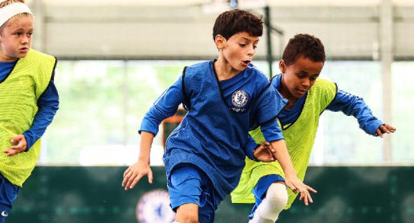 5 cosas que aprenderán tus hijos en un campamento de fútbol